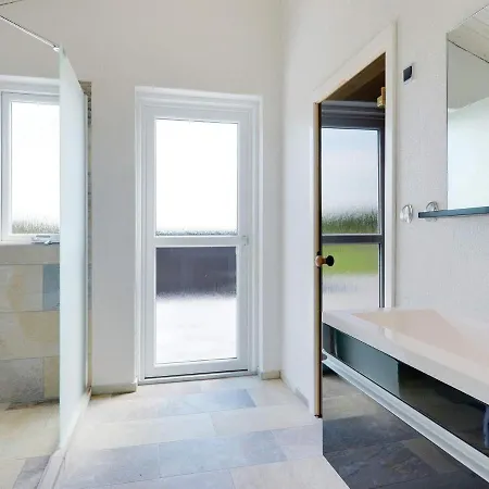 Three-bedroom In Oksbol 27