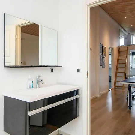 Holiday home Three-bedroom In Oksbol 27